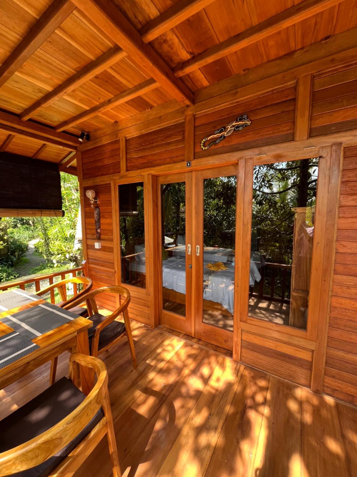 Guest house Khrisna Hs And