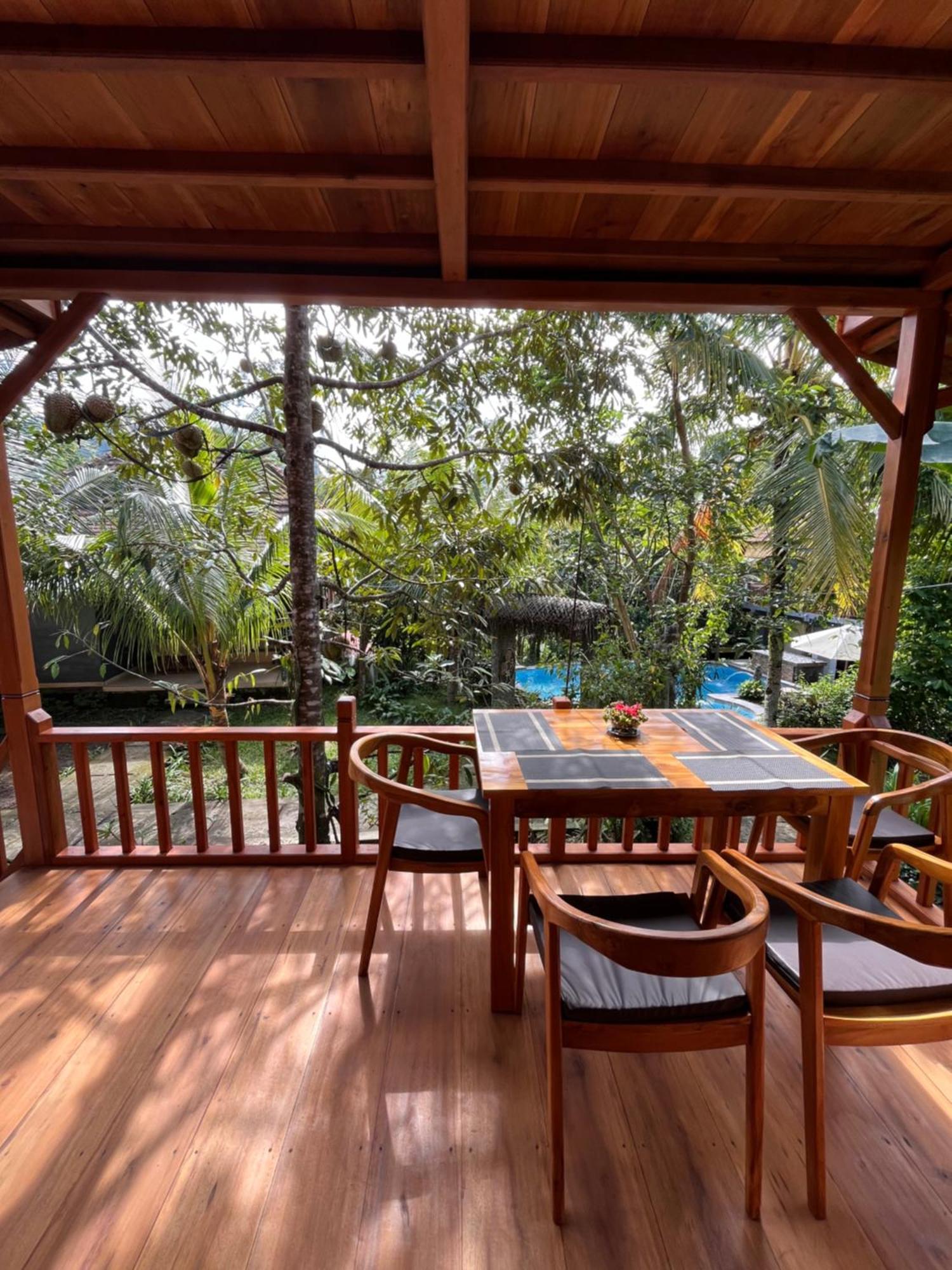 Guest house Khrisna Hs And 2*