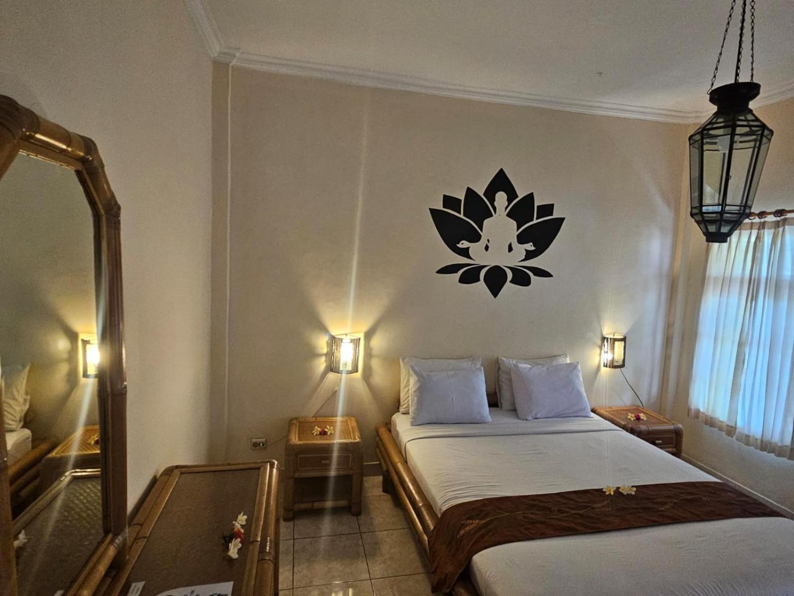 Chonos Hotel Lovina (Bali)