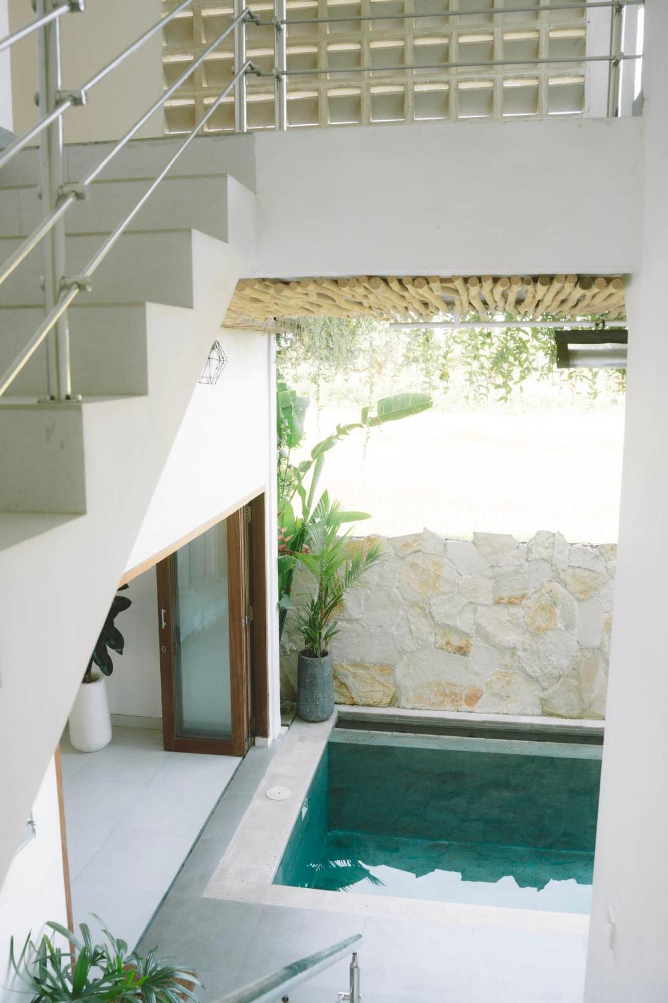 Three Palms Surf & Medewi Bed & Breakfast *