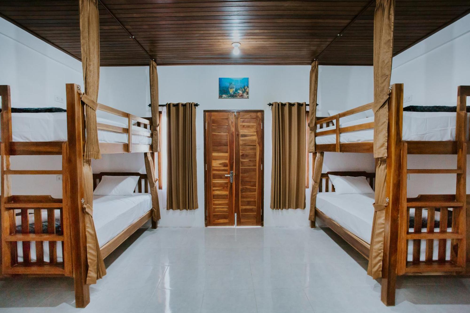Garuda & Nusa Penida Hostel Toyapakeh