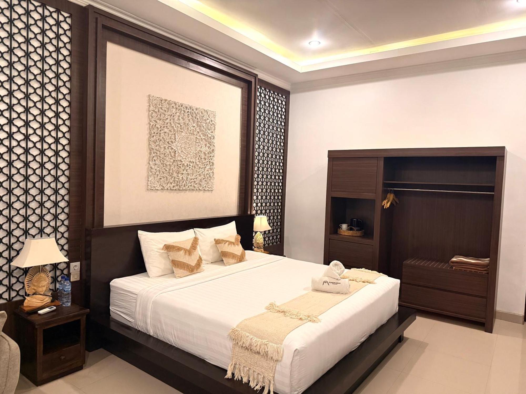Kelingking Mesari And Hotel