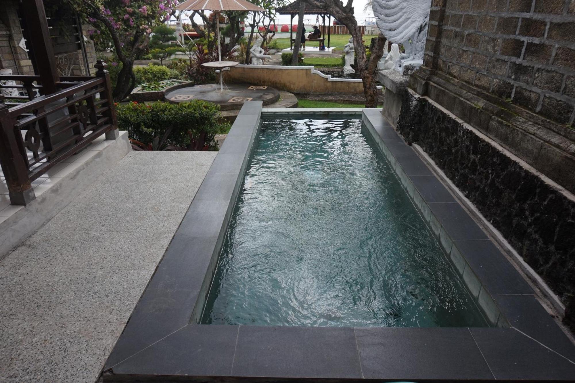 Hotel Bali Taman & Lovina 4*