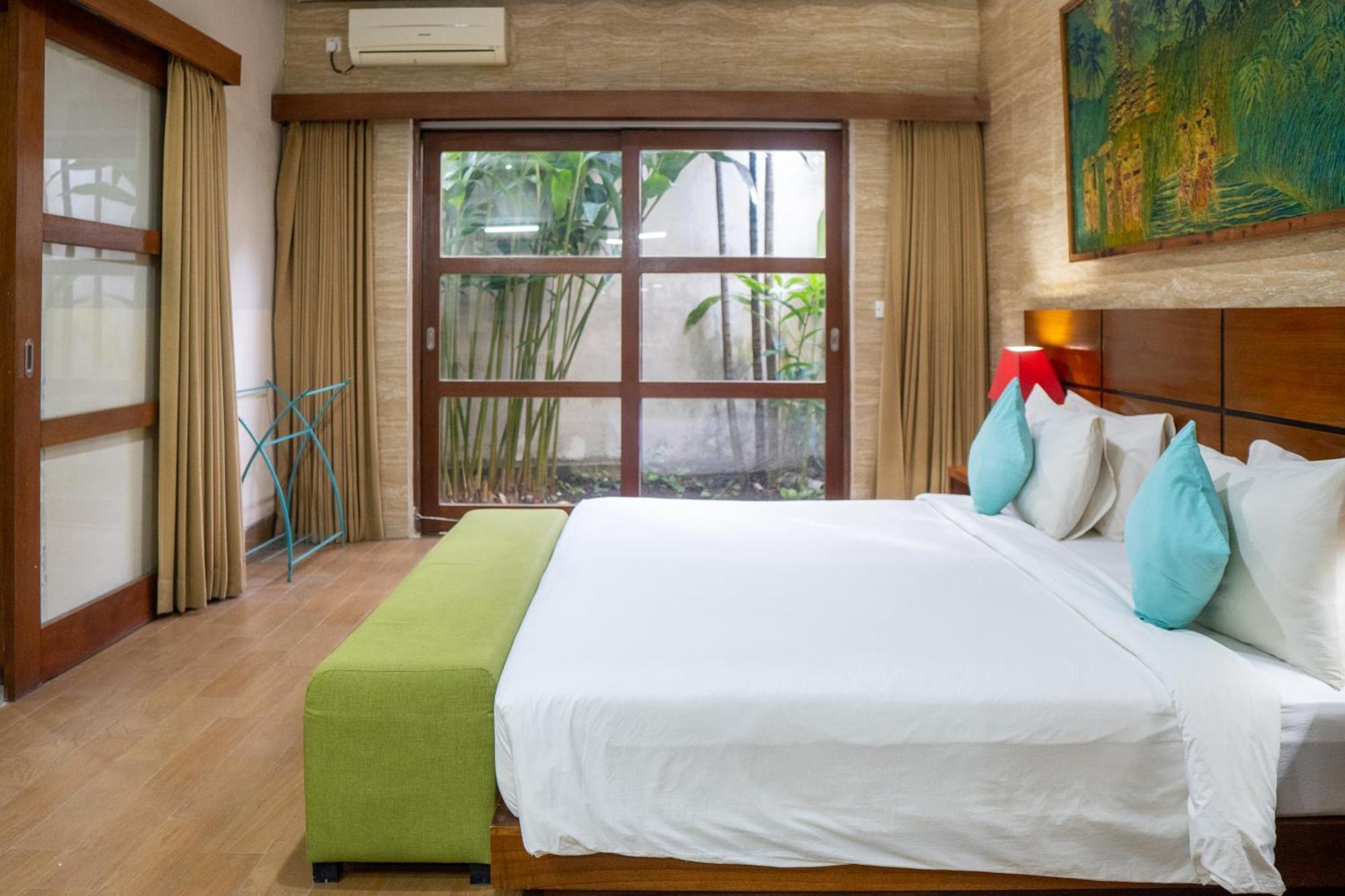 The Zhurga Aparthotel