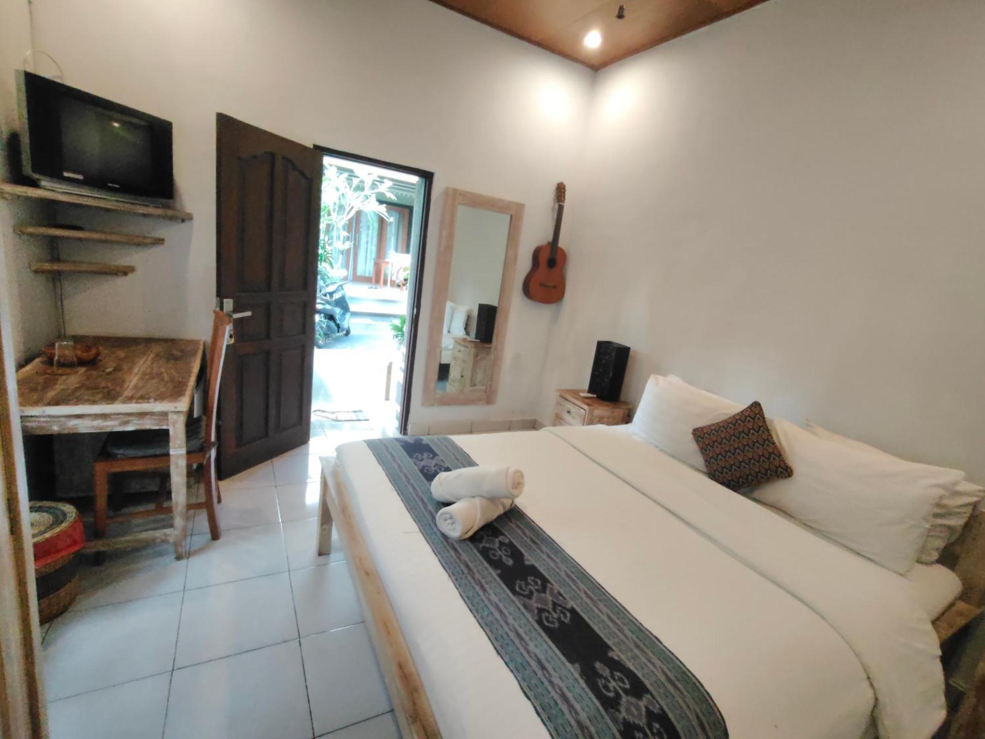 Homestay Candra Surf *
