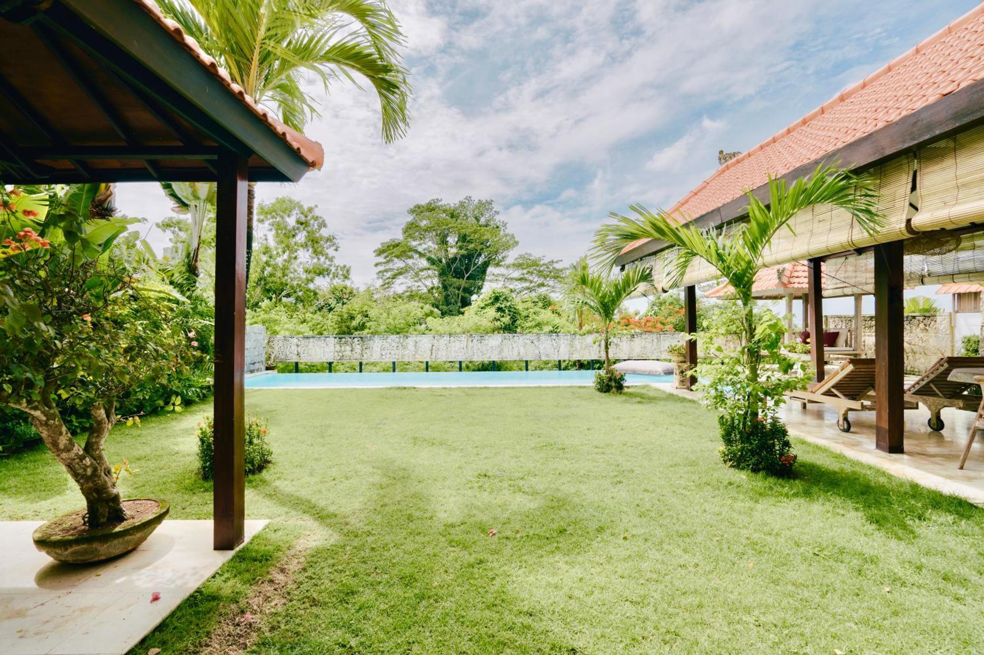 Tropical Asmara - 400sqm Garden Oasis With Large Pool And Scenic Views