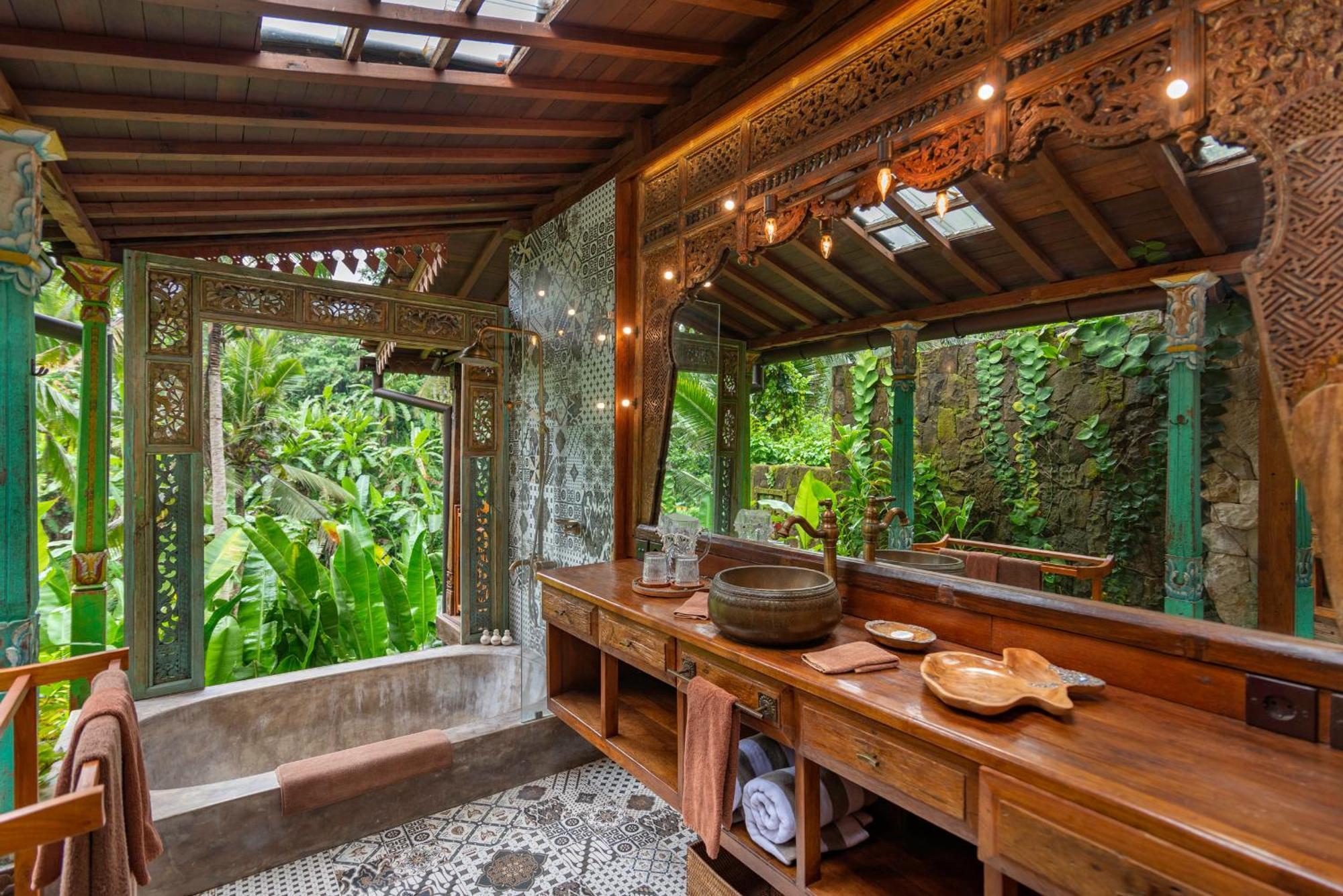 Lumina Wellness Retreat Hotel 4*