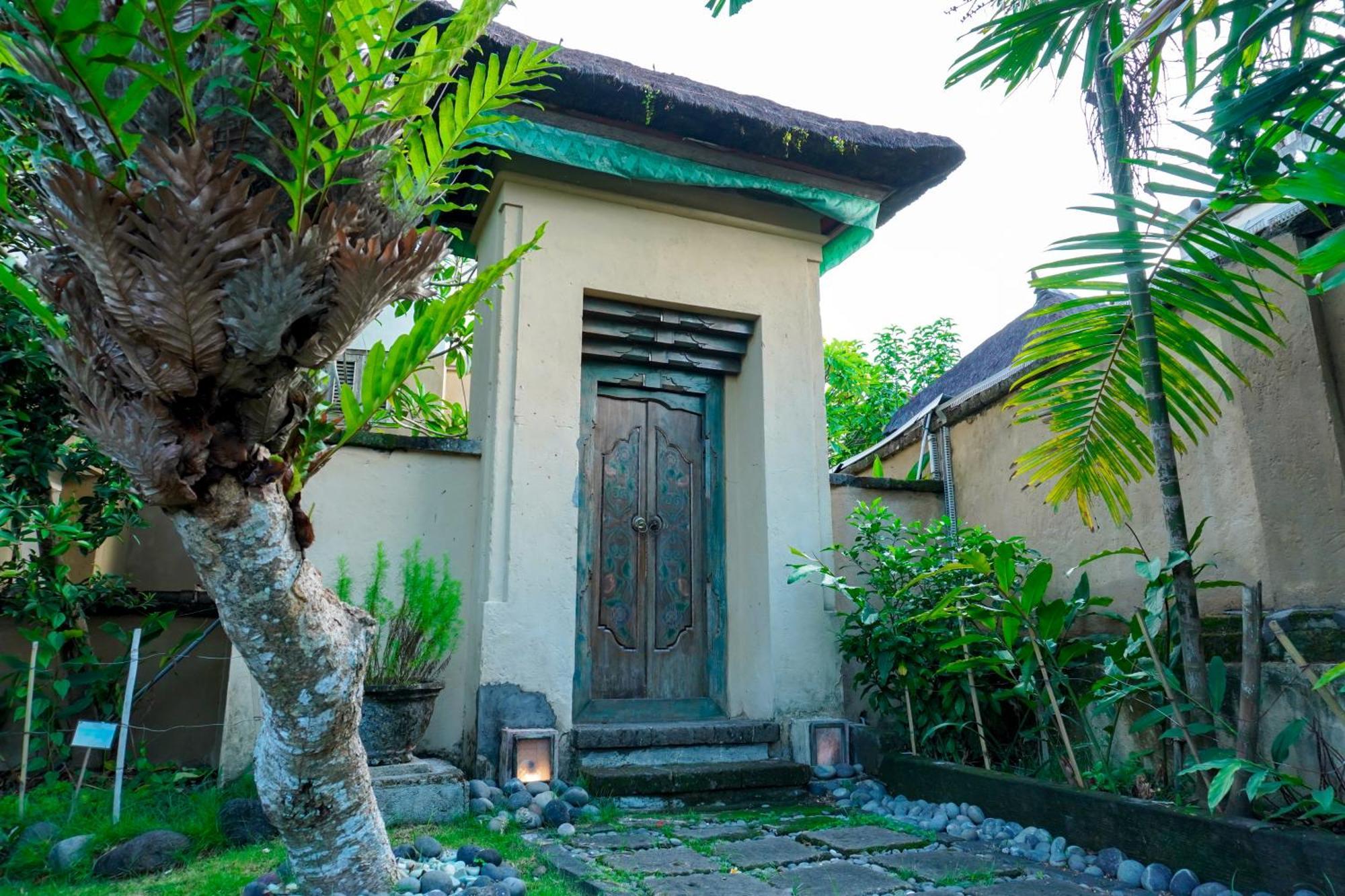 Alam Puri Art Museum And *