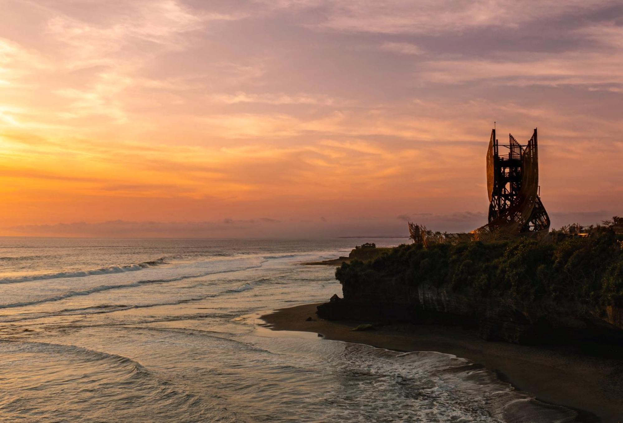 Hotel Nuanu & Tanah Lot (Bali)