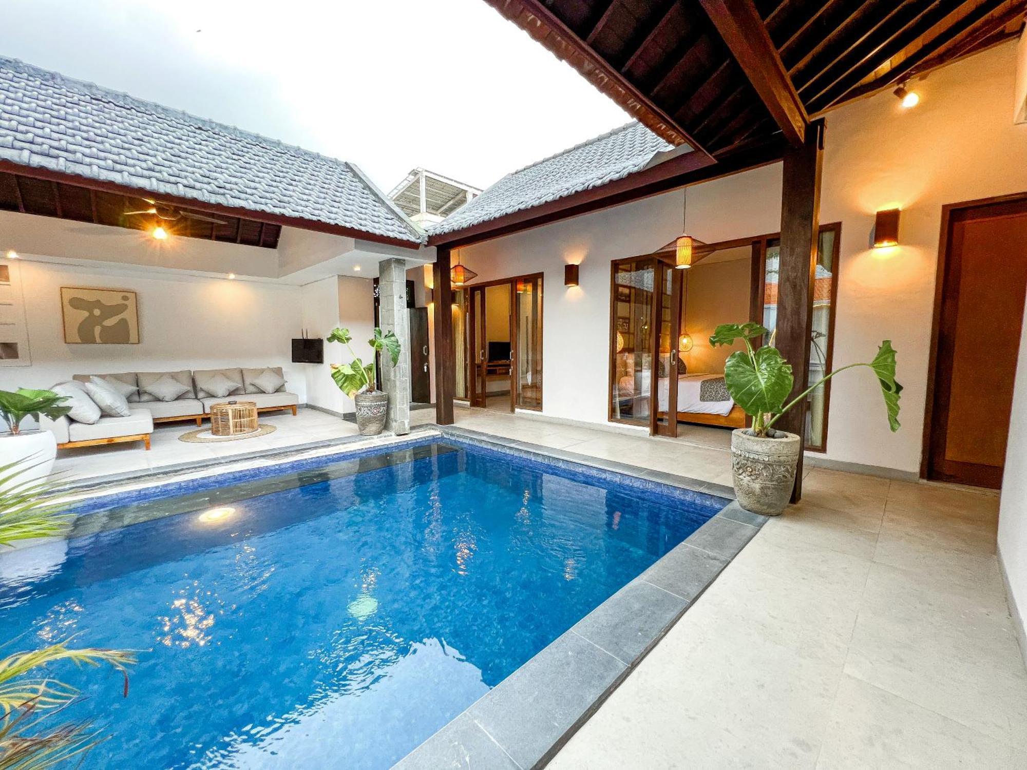 Apple & 4* Seminyak (Bali)