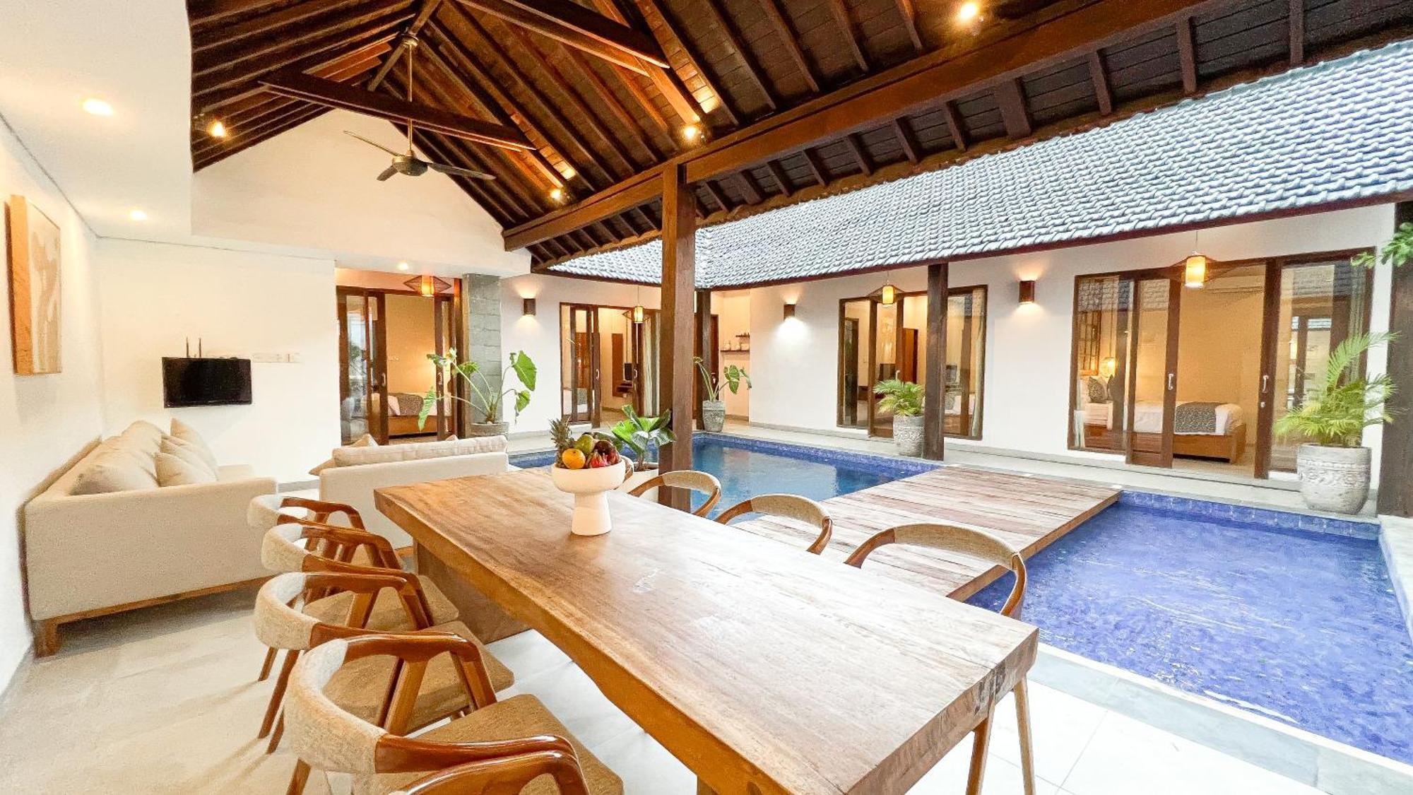 Apple & Holiday park Seminyak (Bali)