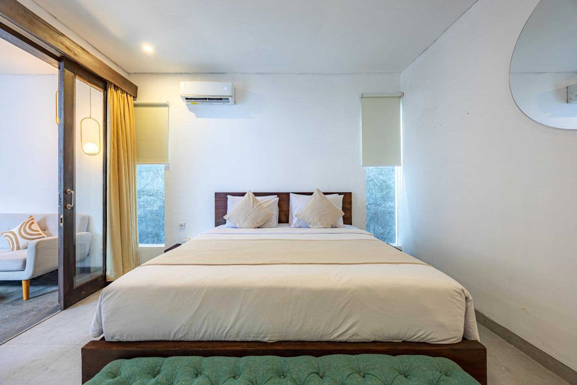 Apple & Holiday park Seminyak (Bali)