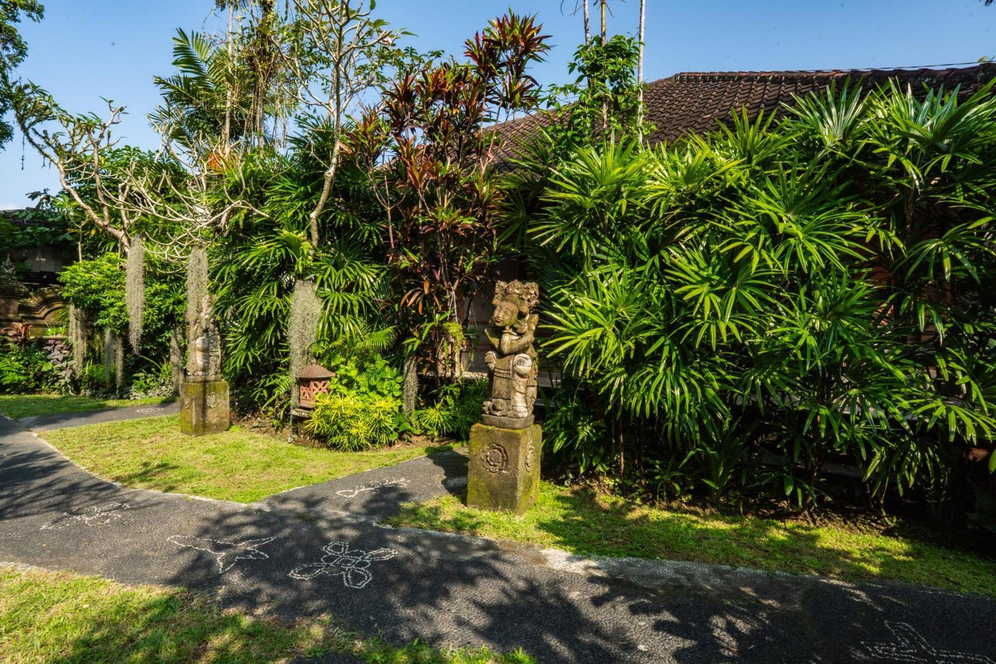 Mumbul Hotel