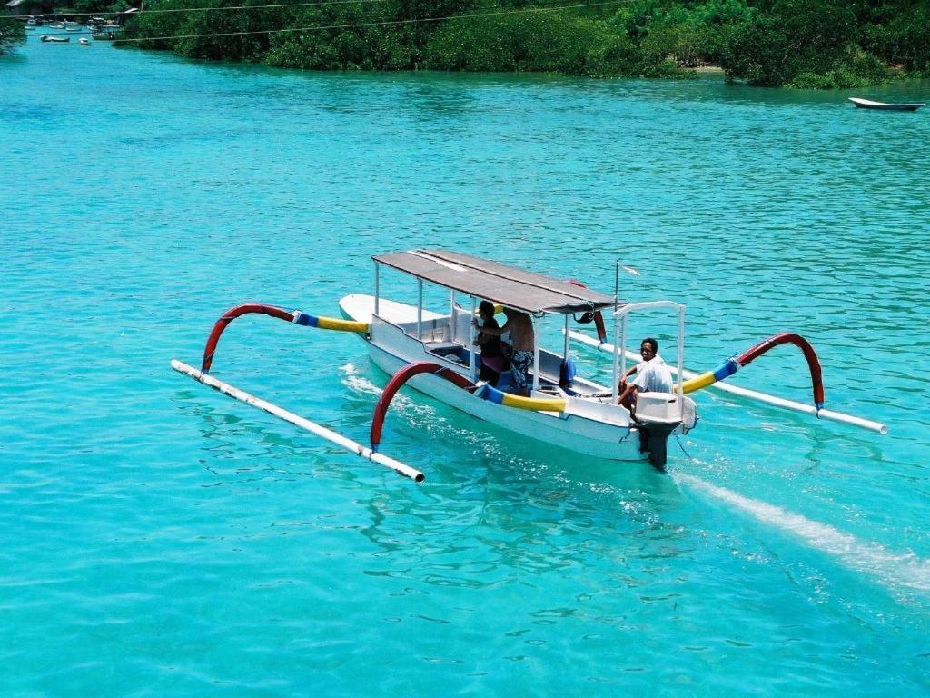 Batu Karang Lembongan & 4*