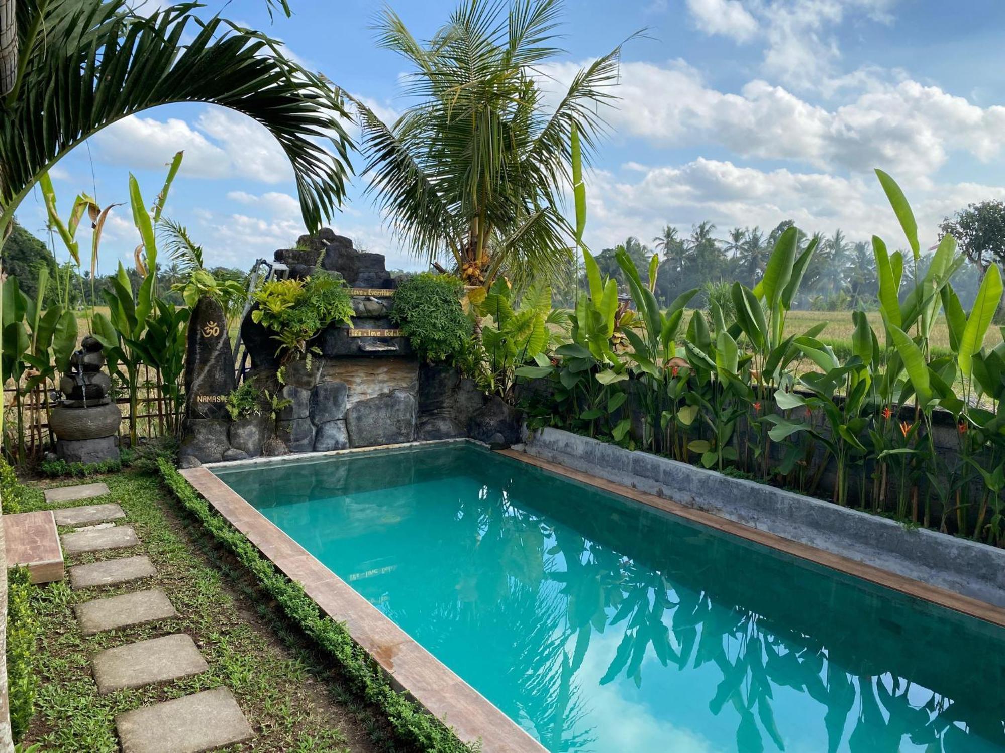 Shivananda Antique By Eps Ubud (Bali)