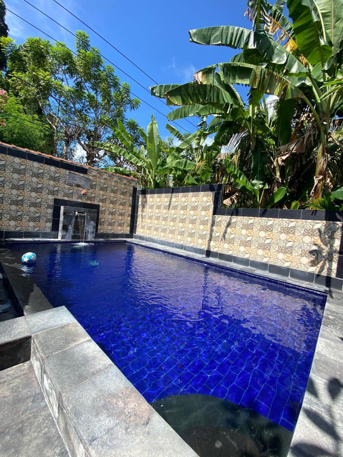 Putu Guest house 2*