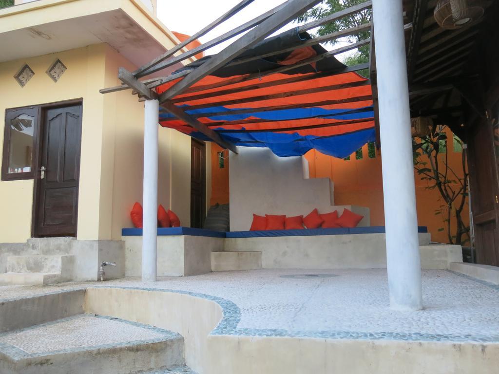Pt Putra Momongan Menyelam Scuba Wisma tamu 2*