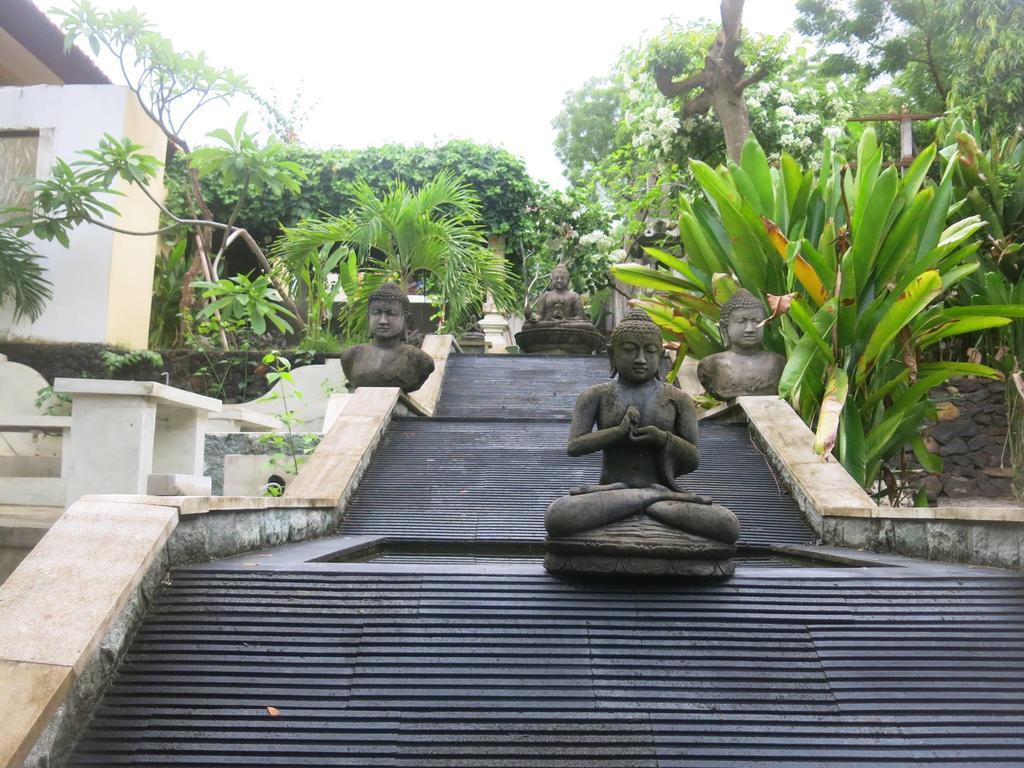 Pt Putra Momongan Menyelam Scuba 2* Amed (Bali)