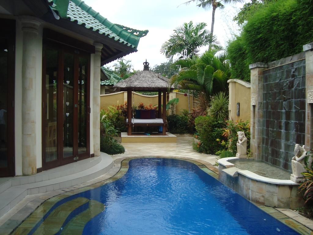 Bali Emerald Villa *