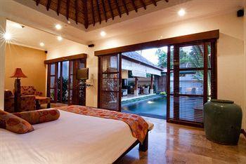 Ellora Hotel 4*