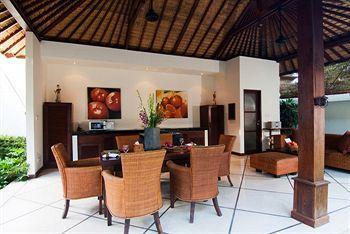 Ellora Hotel