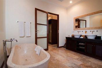 Ellora Hotel