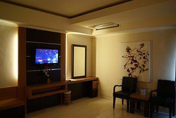 Urbanview Taman Suci Bali Hotel 3*