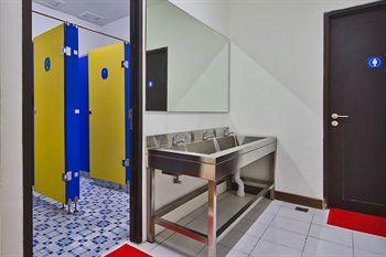 Cx Kuta Raya Hostel