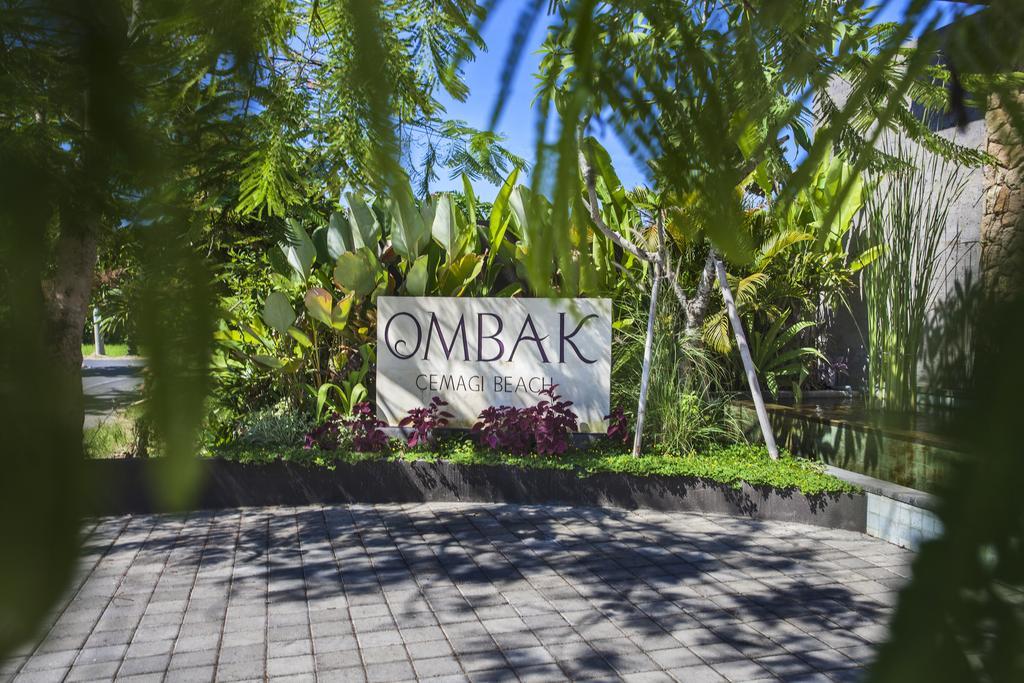 Ombak Cemagi Tanah Lot (Bali)