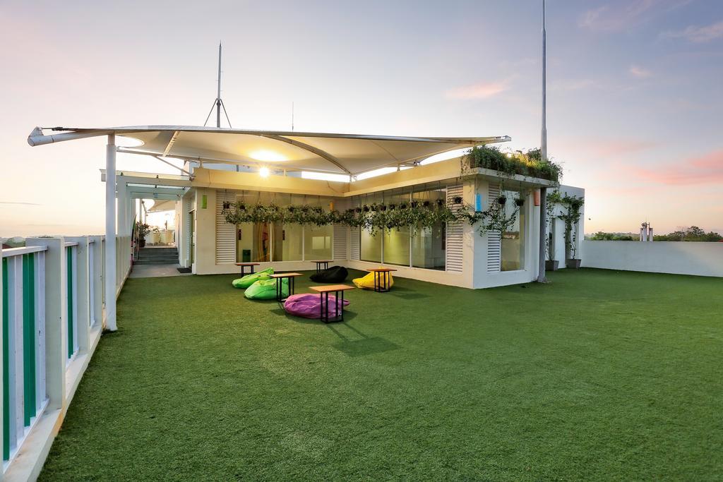 Maxonehotels At Bukit Hotel Jimbaran (Bali)