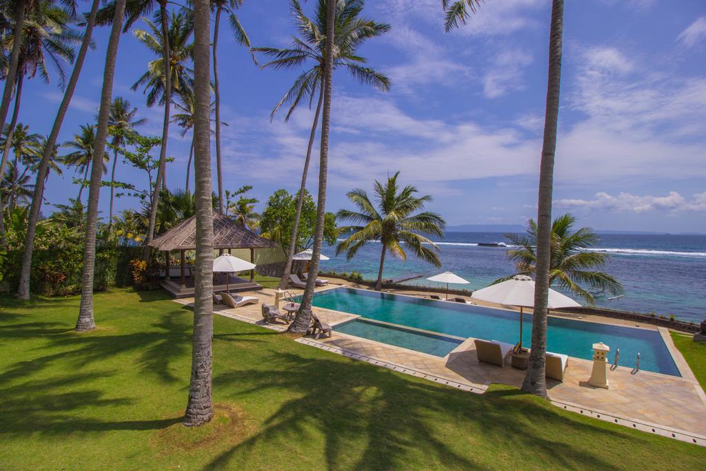 Oceanfront Citakara Sari Villa *