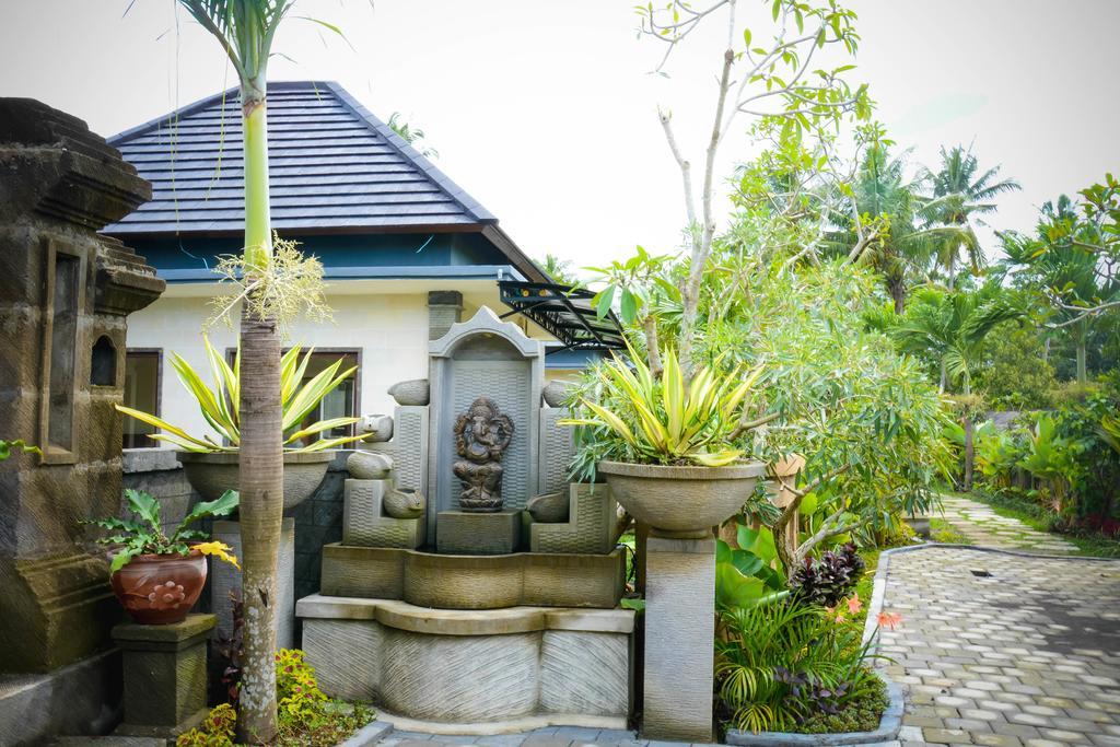 Villa Jj And *
