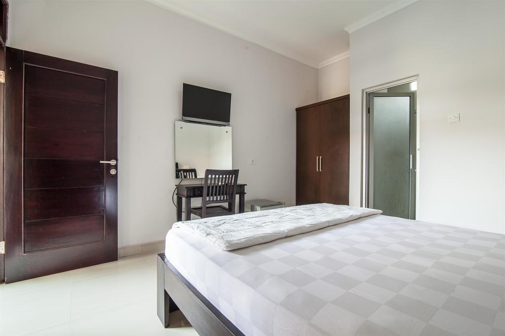 Guest house Grahadi 41 *