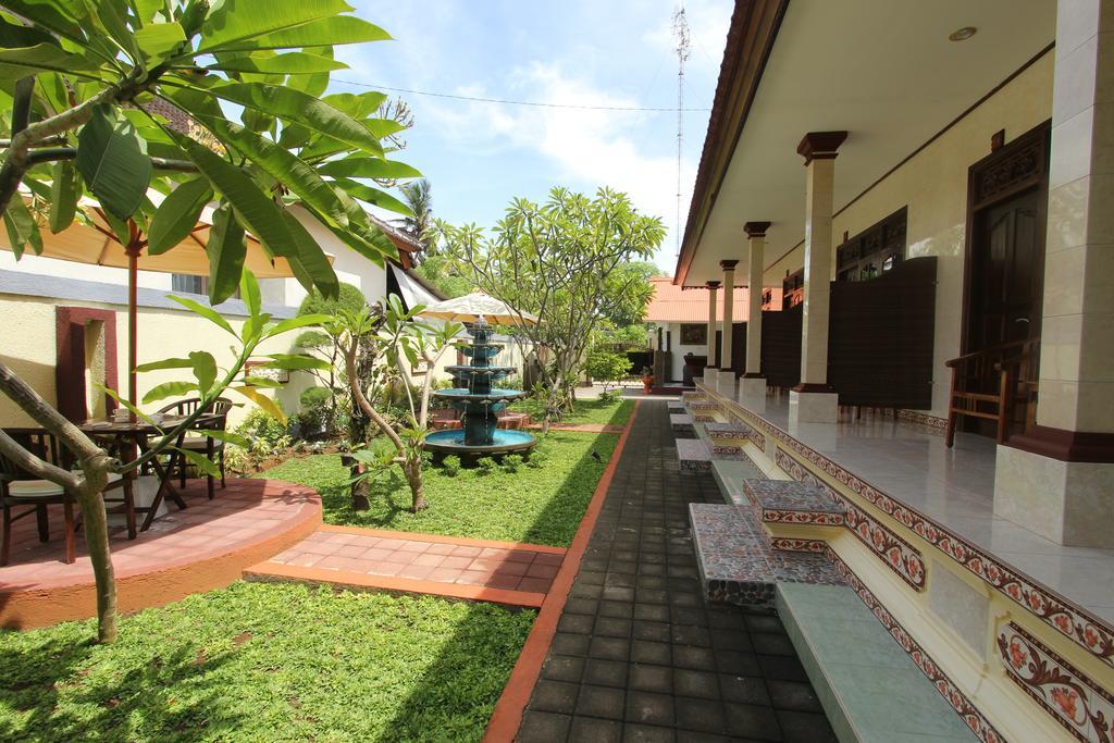 Frangipani Tempat Tidur & Sarapan 2*