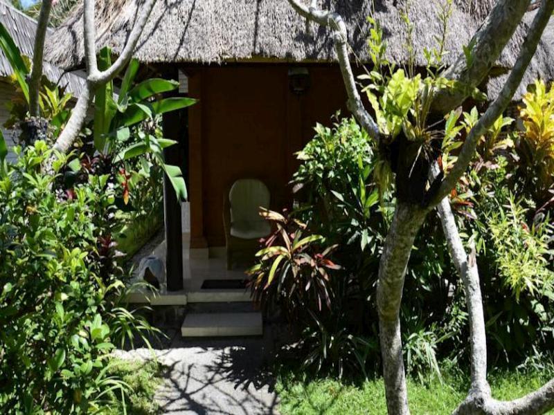 Anom Hotel