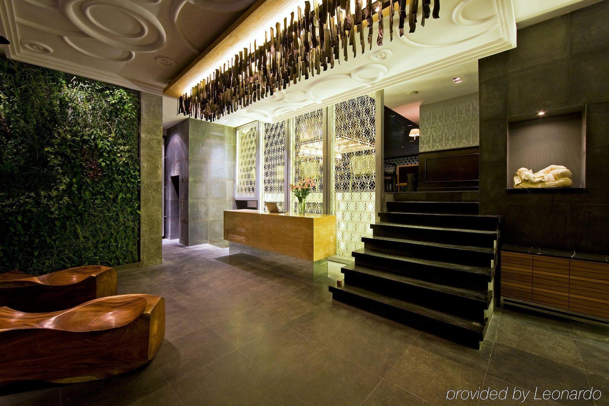 L Hotel