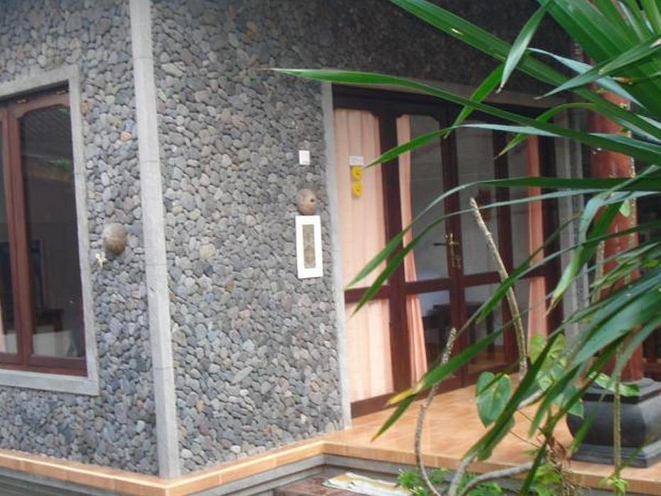Khrisna Hs And Guest house