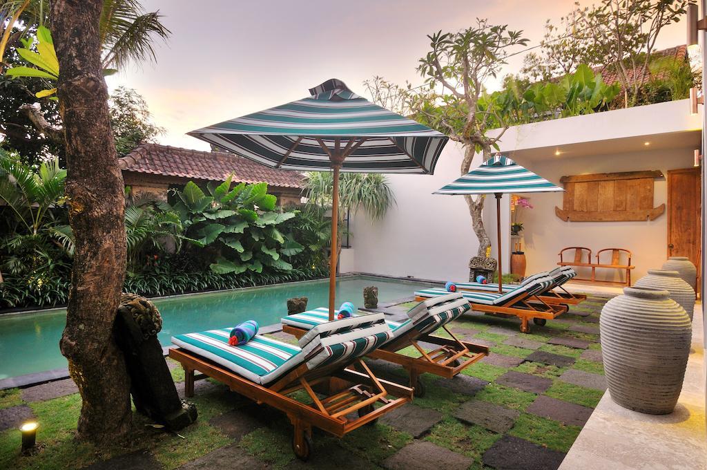 & Vespa 1 Seminyak (Bali)