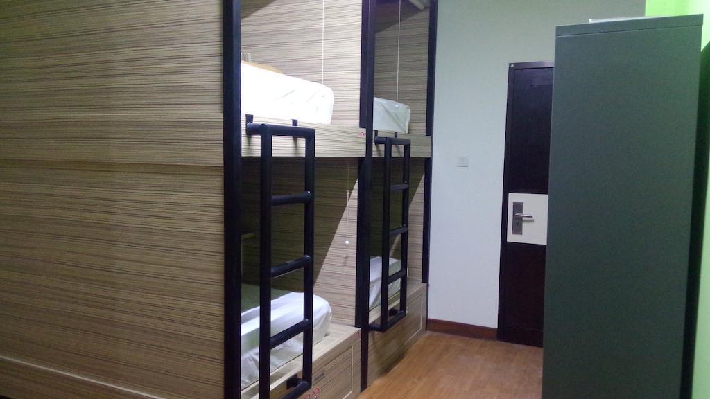 Hostel Cx Kuta Raya