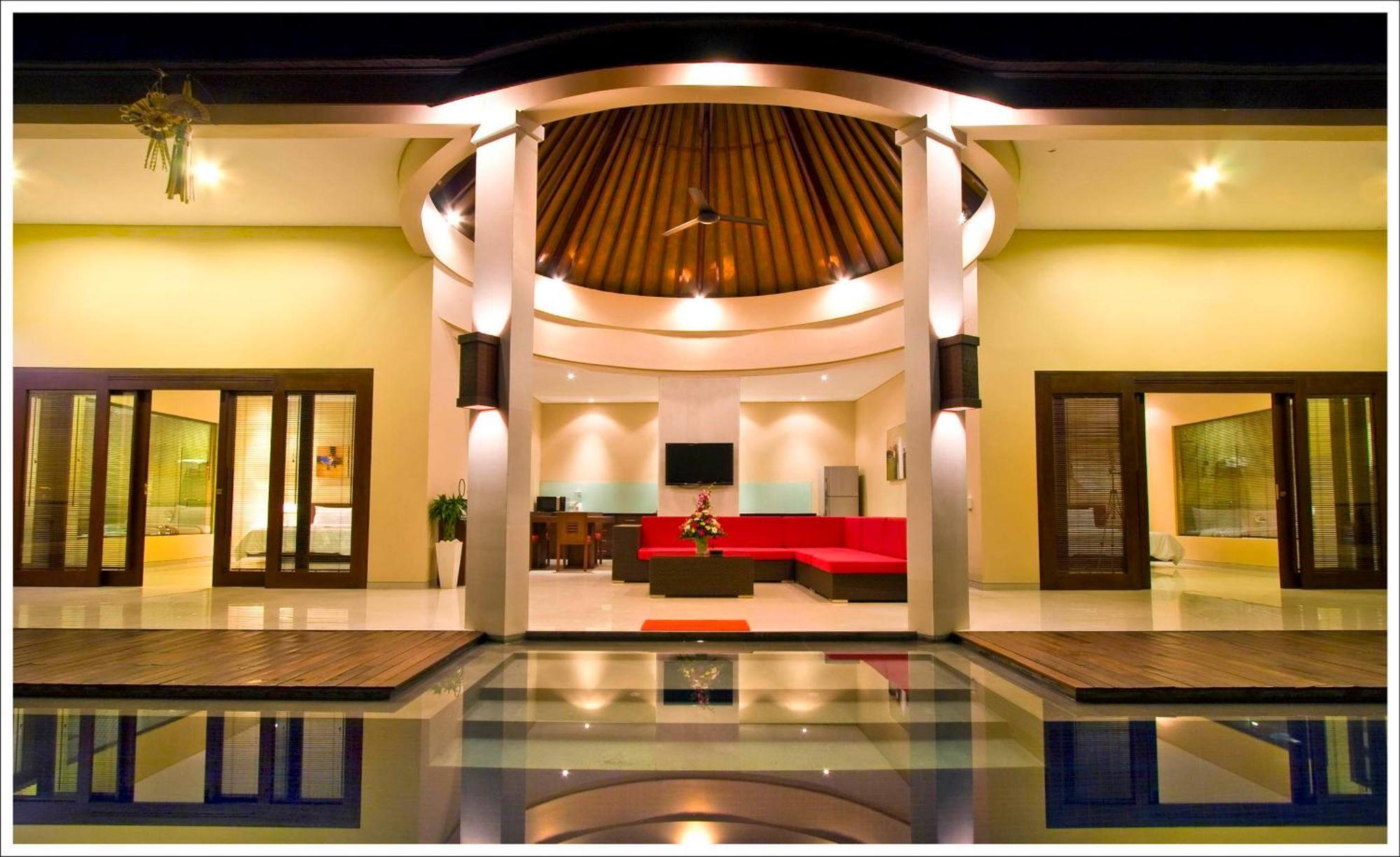 Oval Bali Seminyak (Bali)