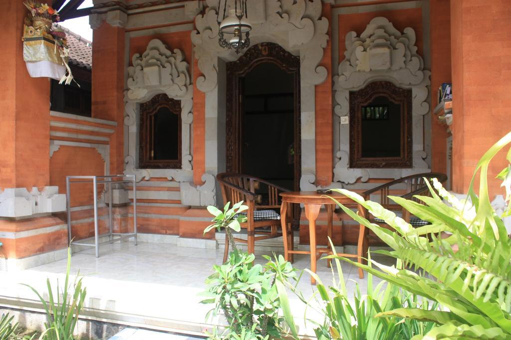 Wisma tamu Tunjung *
