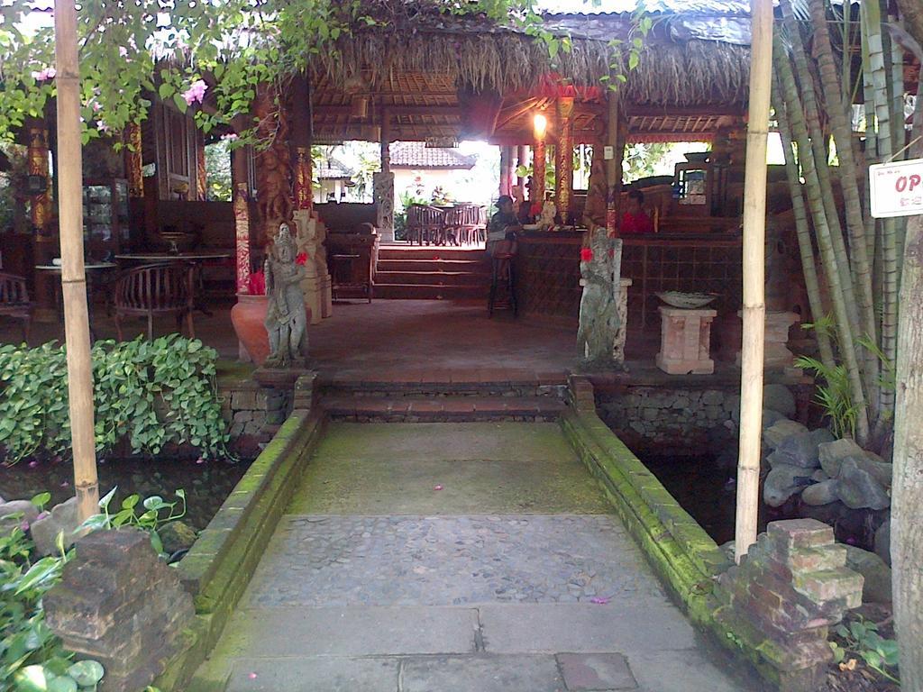 Resor Seaside Lovina (Bali)