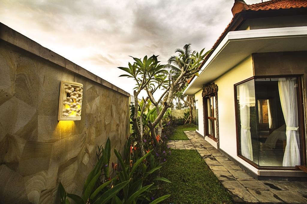 Villa Lestari *