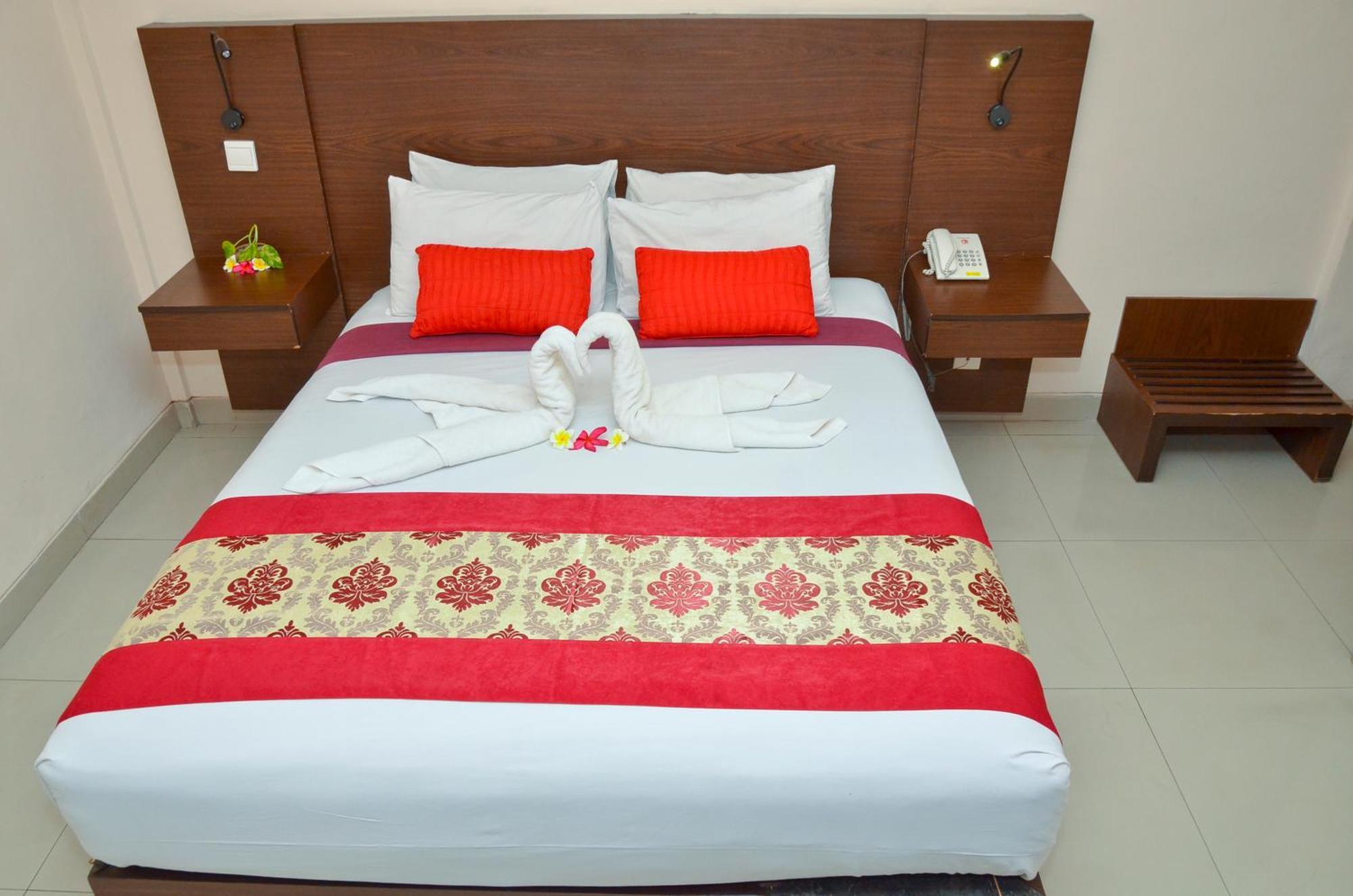 Hotel Indi 2*