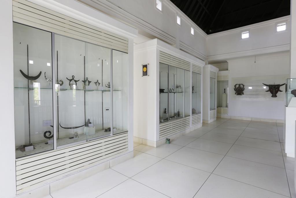 Resor Alam Puri Art Museum & Denpasar (Bali)