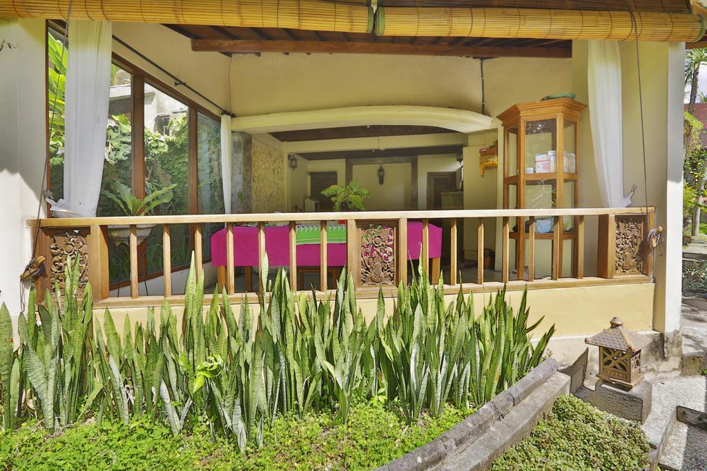Resor Alam Puri Art Museum &