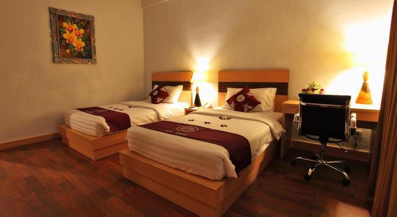 Hotel Puri Saron 4*