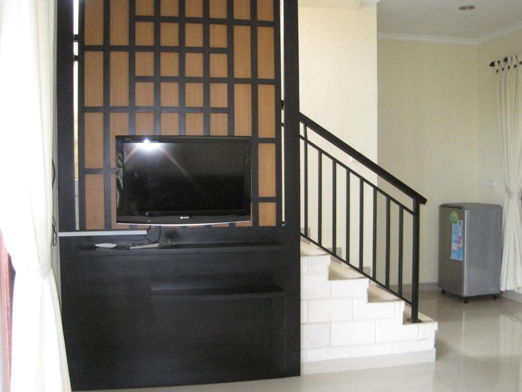 828 Denpasar (Bali)
