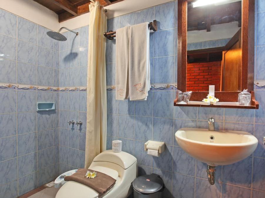 Super Oyo Townhouse Oak Maxi Legian