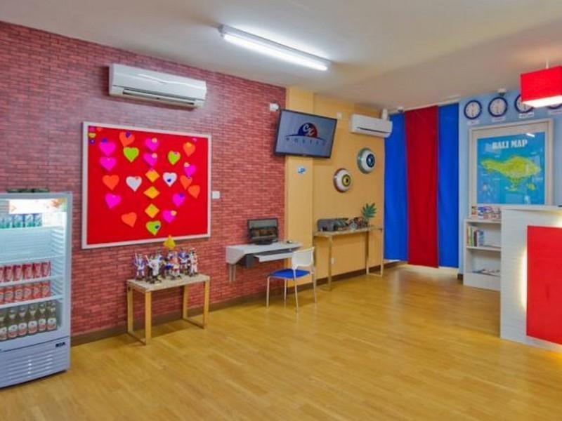 Cx Kuta Raya Hostel